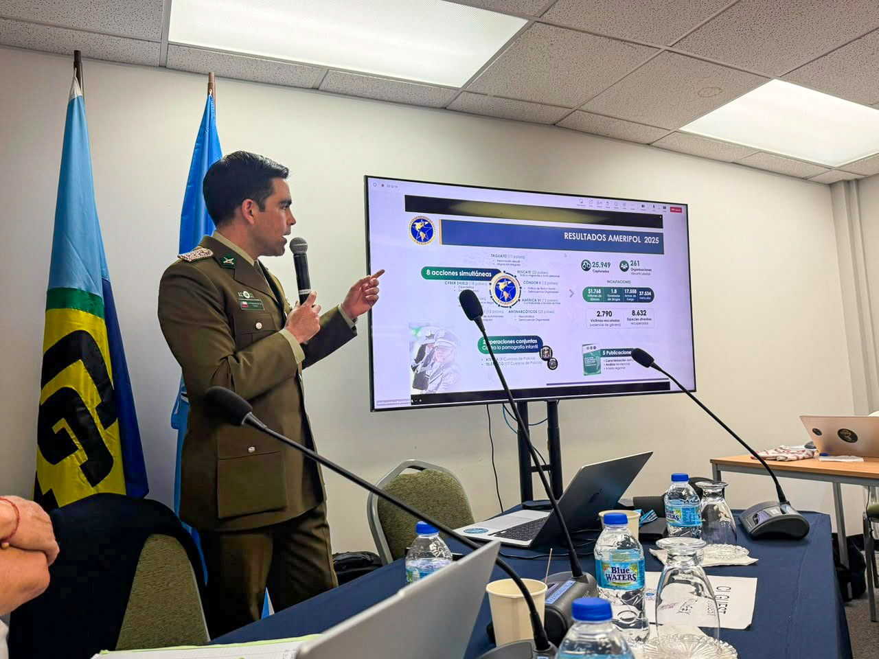 Capitán Camilo Gaete León, Coordinador de la Sección de Operaciones, presentó el modelo de cooperación